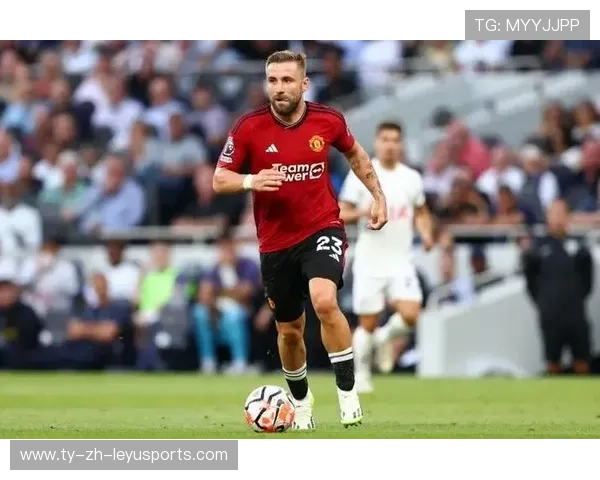 卢克·肖助攻精度极高，曼联边路威胁十足